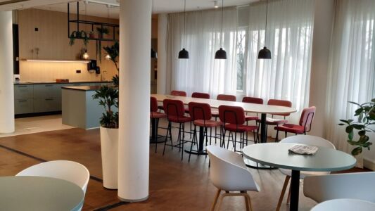 personeelsruimte kantine lampen Muuto